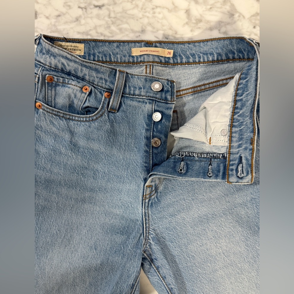 Levi's Women’s Wedgie Straight Jeans